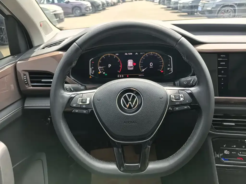 Volkswagen Tharu — фото 10