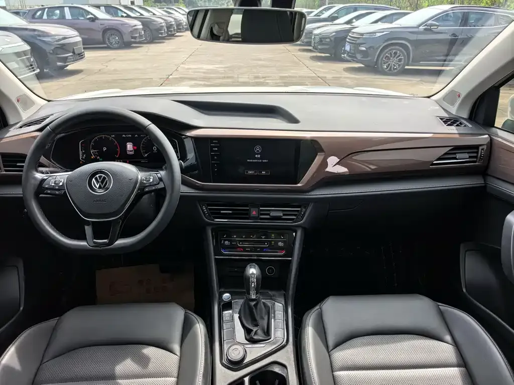 Volkswagen Tharu — фото 7