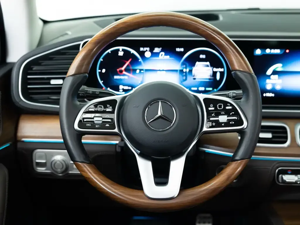 Mercedes-Benz GLS — фото 7