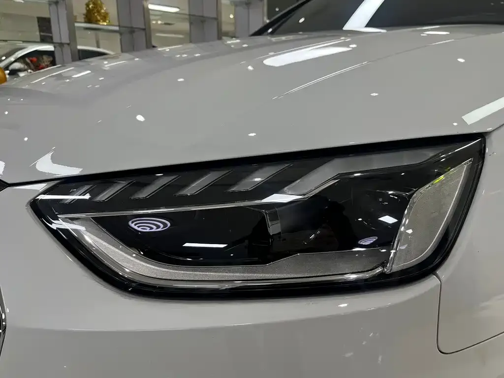 Audi A4L 2023 из CN, фото 7