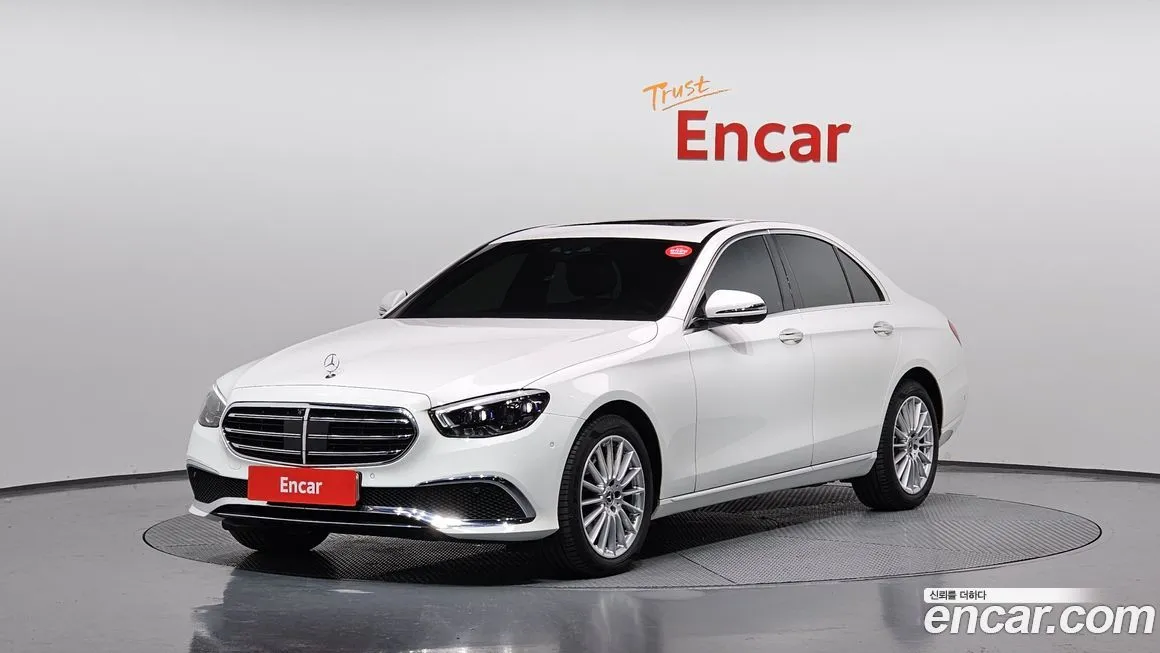 Mercedes-Benz E-Class — фото 1