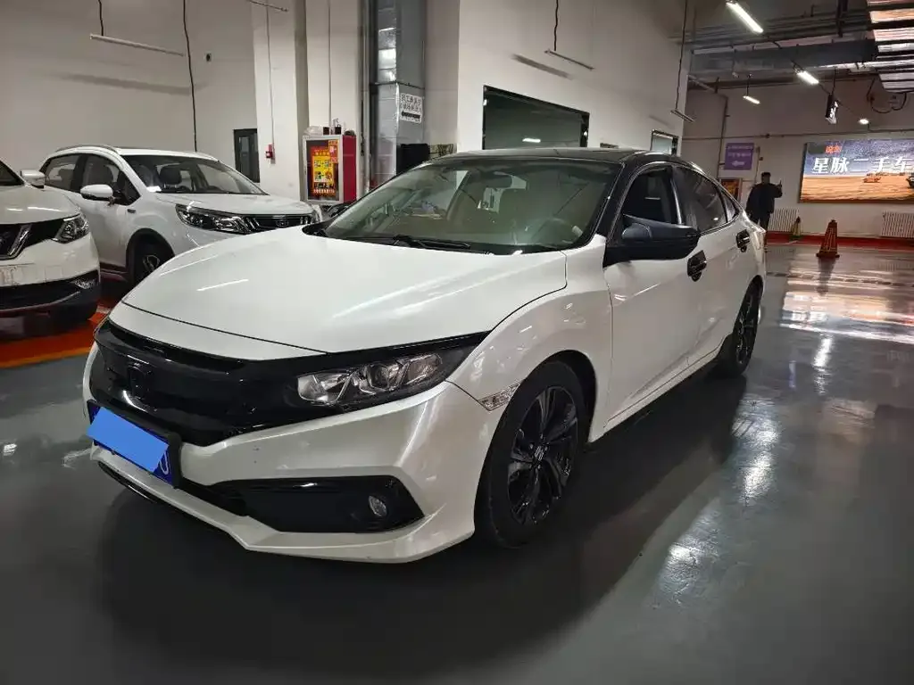 Honda Civic — фото 1