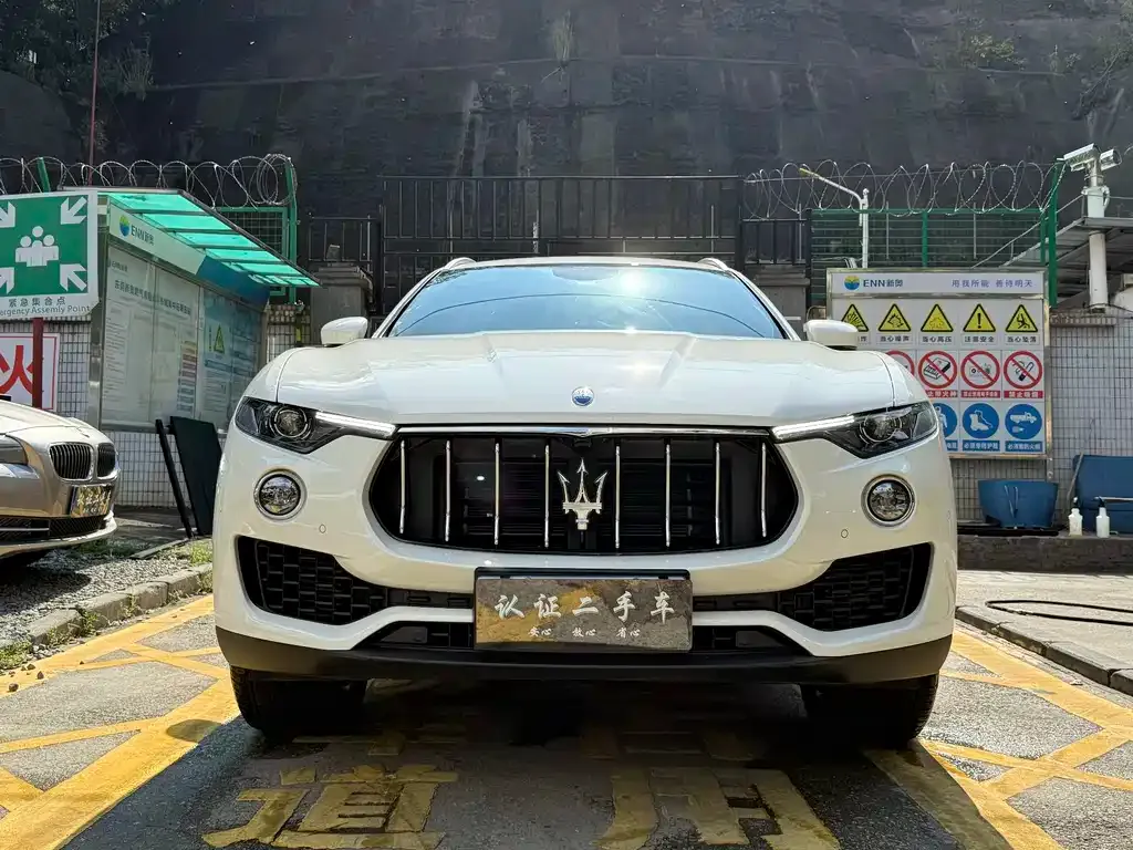 Maserati Levante — фото 3