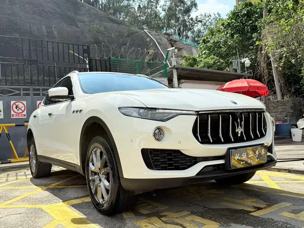 Maserati Levante — фото 4