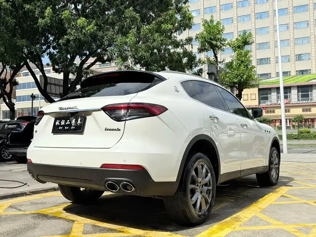 Maserati Levante — фото 6