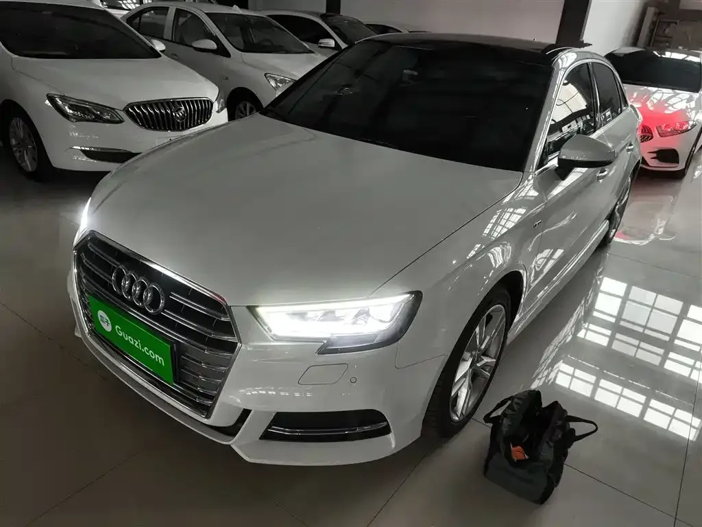 Audi A3 — фото 1