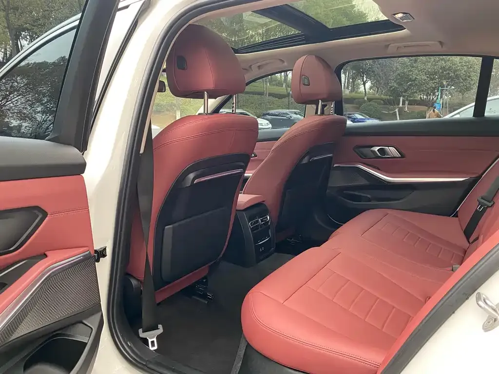 BMW 3 Series 2021 из CN, фото 4