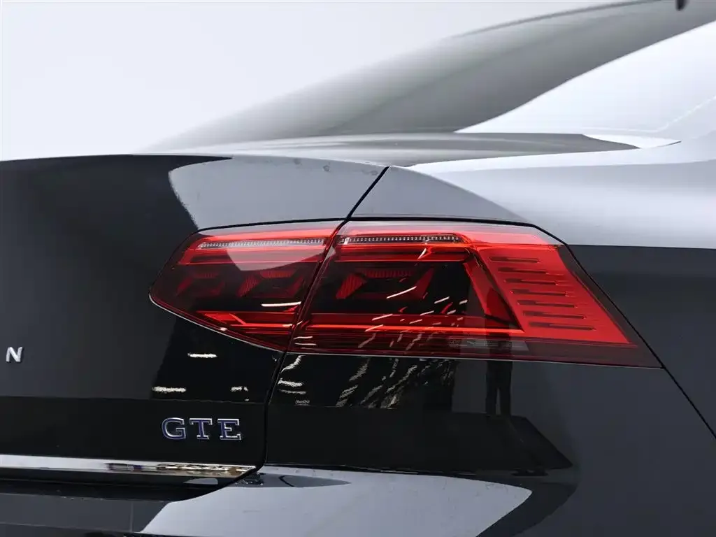 Volkswagen Magotan GTE PHEV 2023 из CN, фото 5