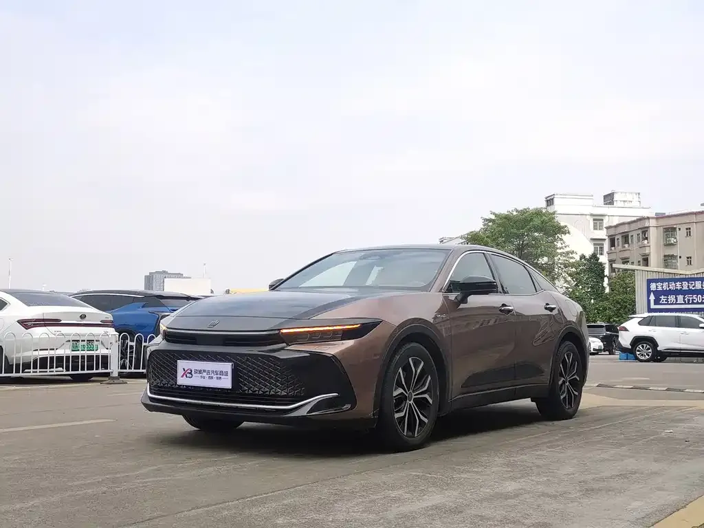 Toyota Crown SportCross