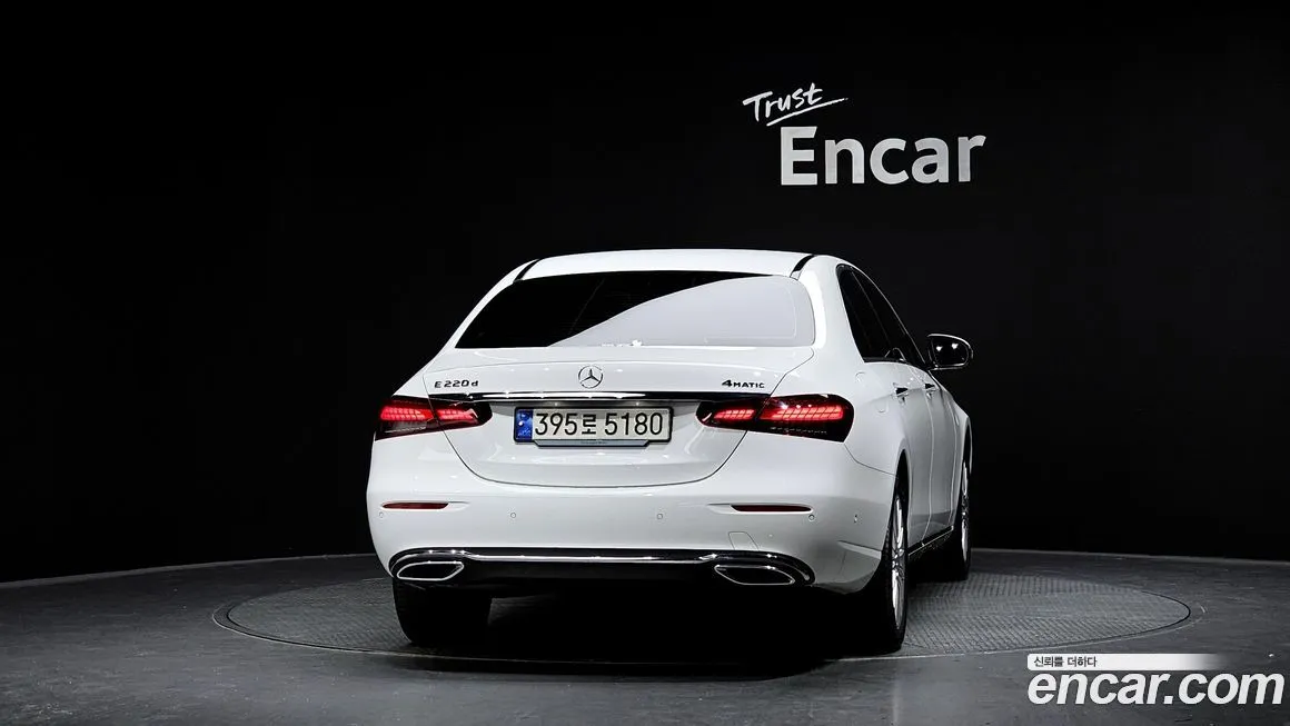 Mercedes-Benz E-Class — фото 4