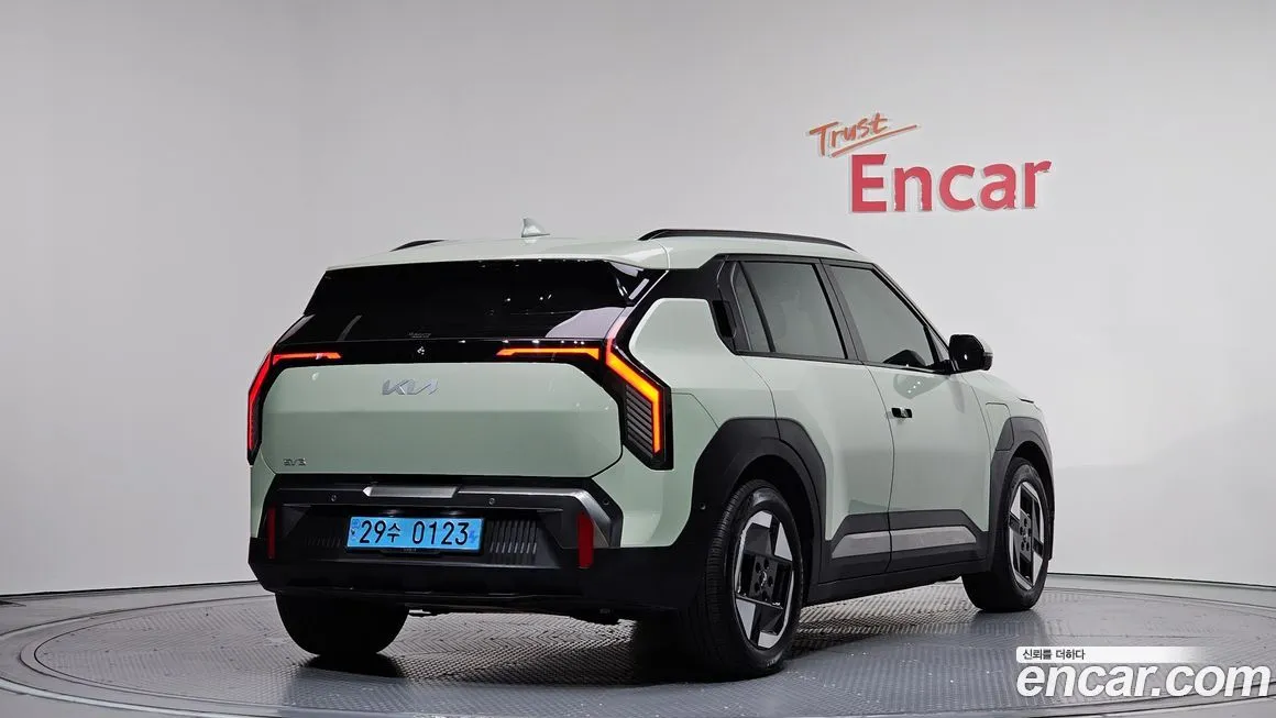 Kia EV3 — фото 2