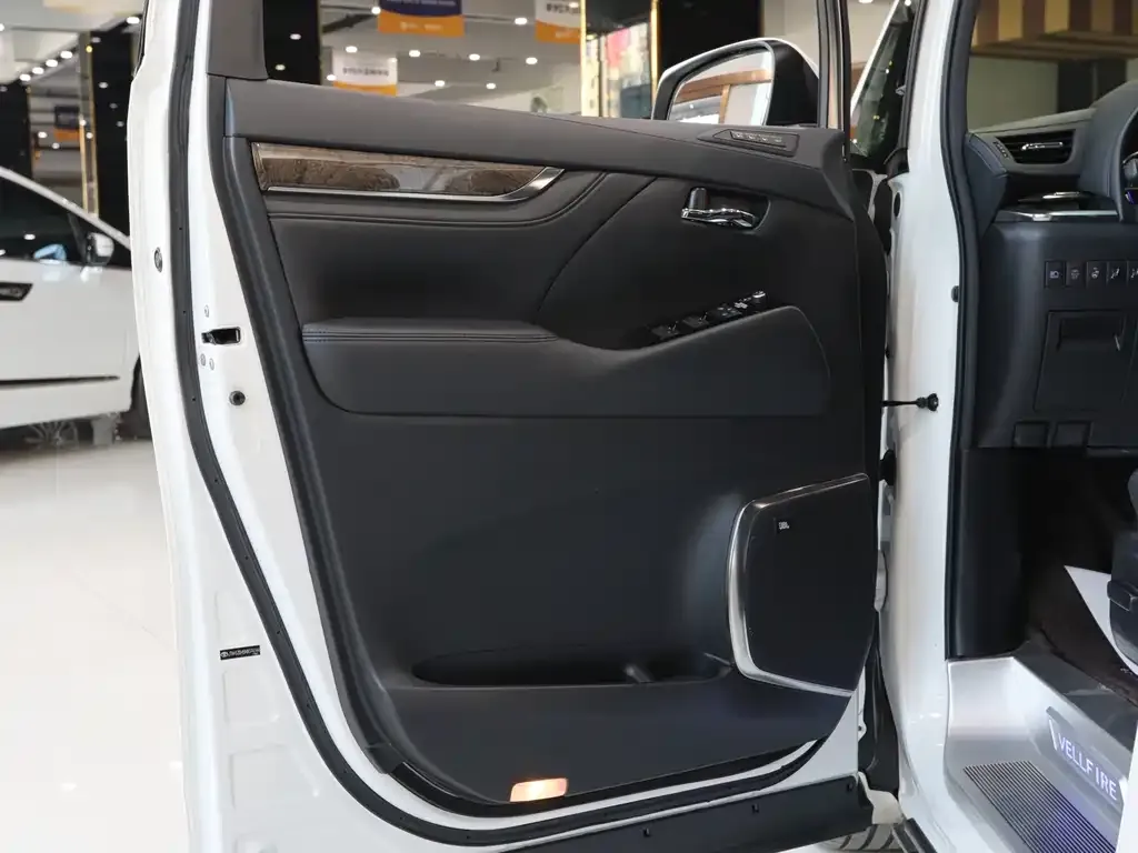 Toyota Vellfire 2022 из CN, фото 4