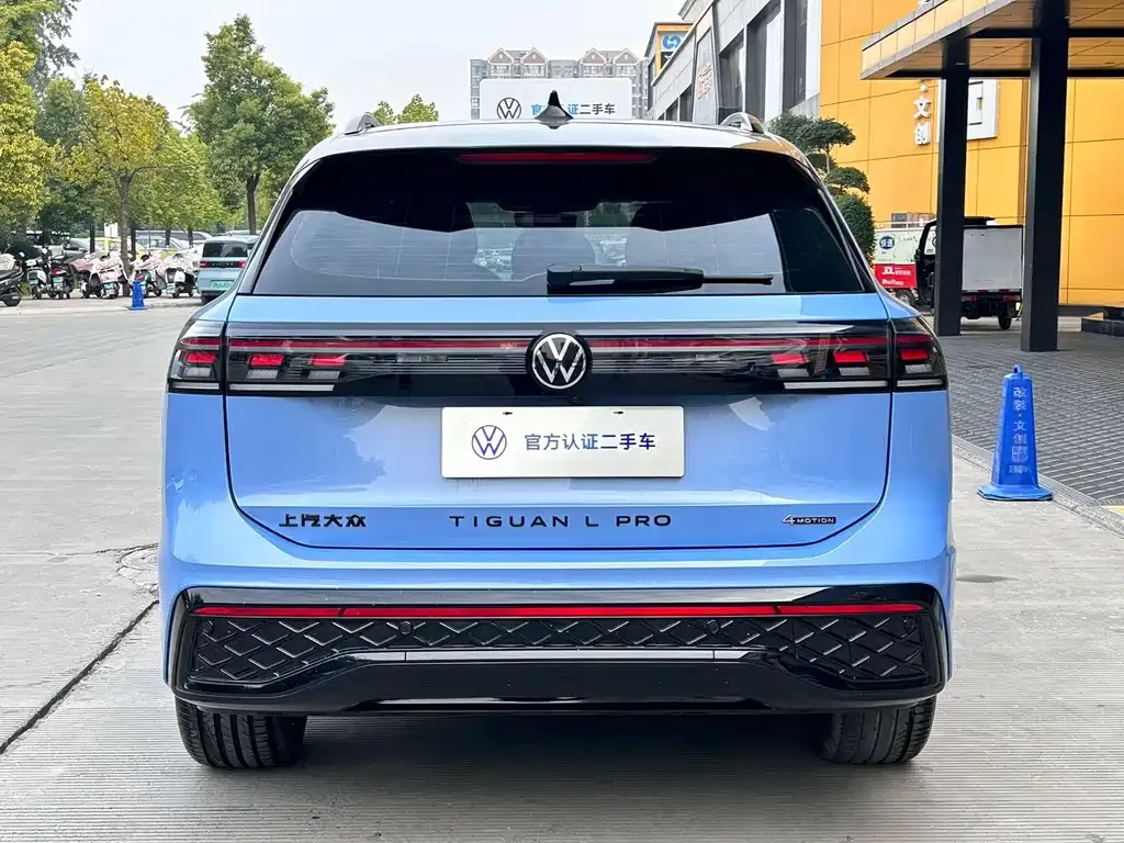 Volkswagen Tiguan L — фото 8