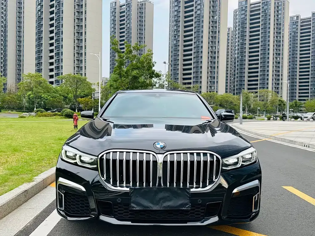 BMW 7 Series — фото 2