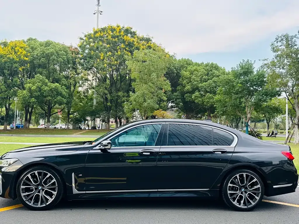 BMW 7 Series — фото 4
