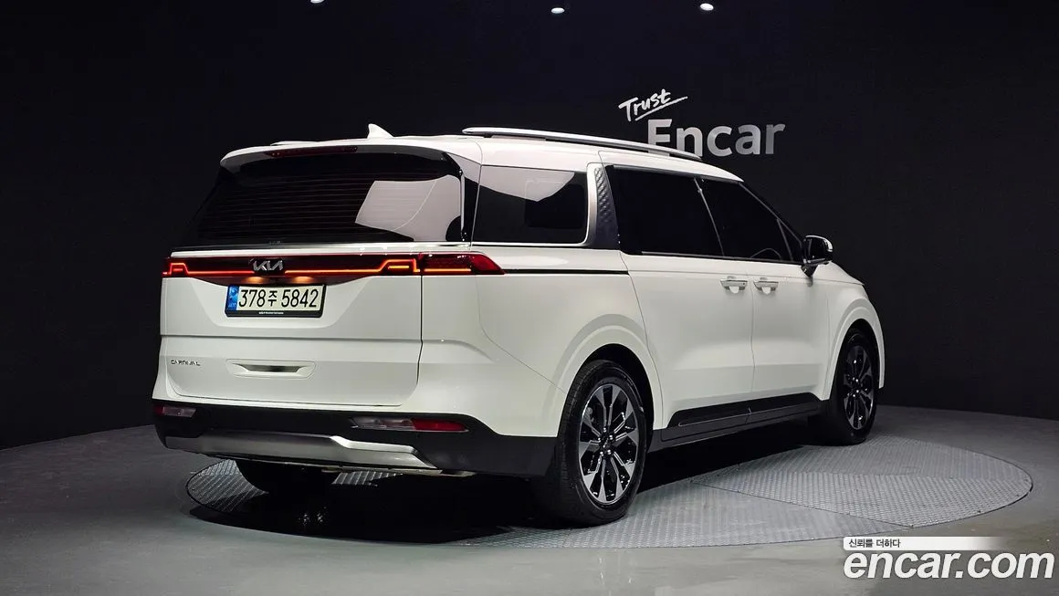 Kia Carnival — фото 2