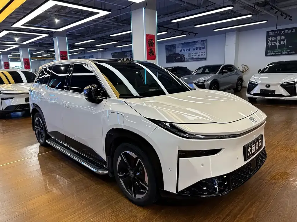 Toyota Platinum 3X 2025 из CN, фото 3