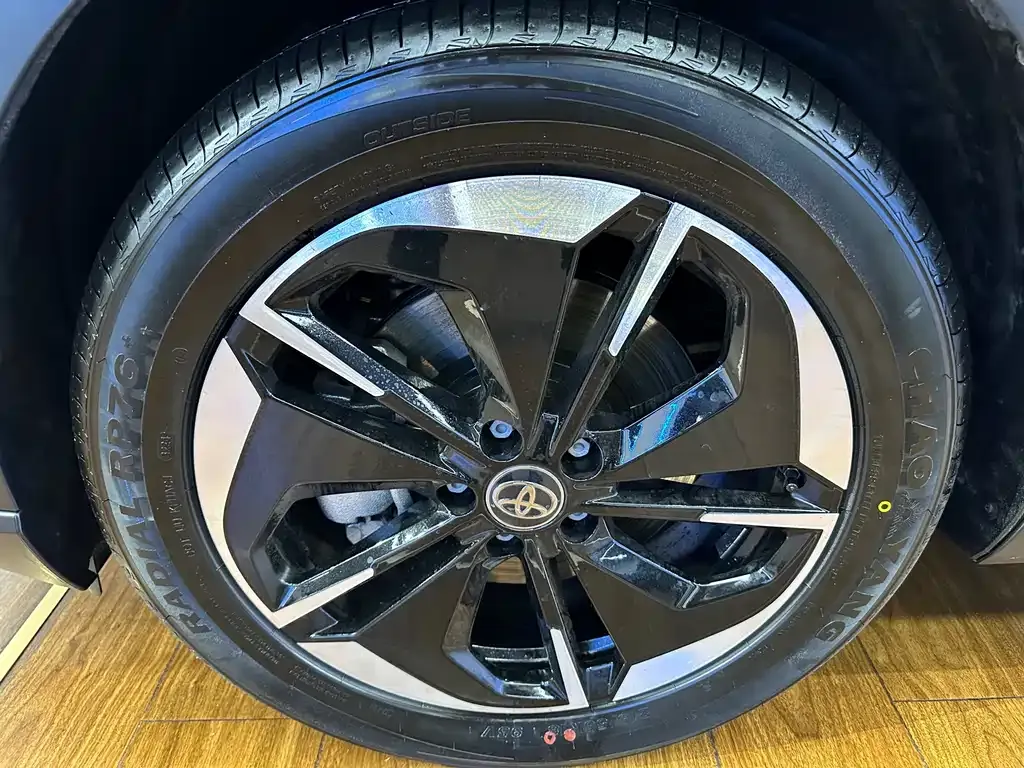 Toyota Platinum 3X 2025 из CN, фото 8