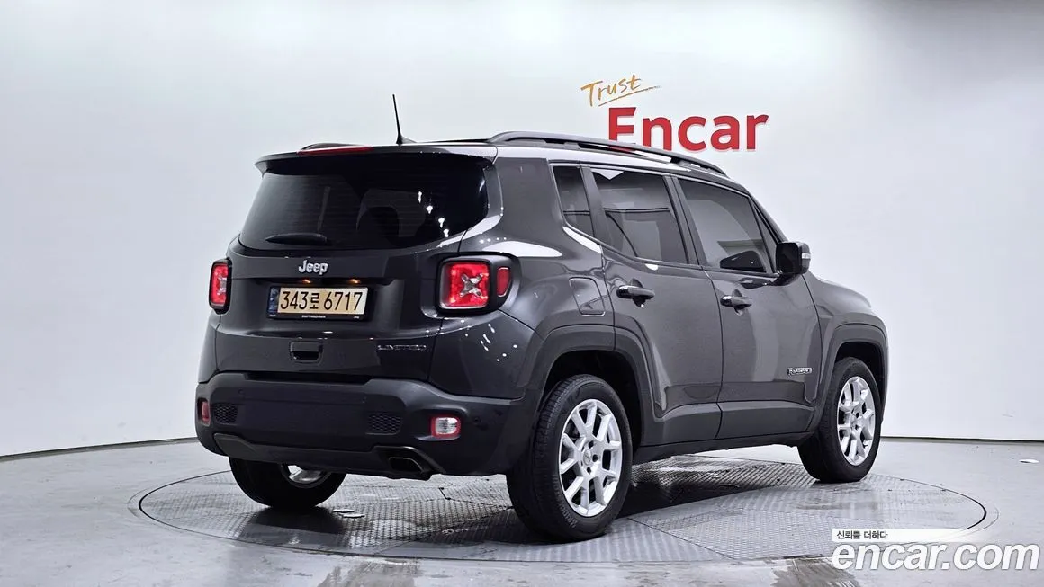 Jeep Renegade — фото 2