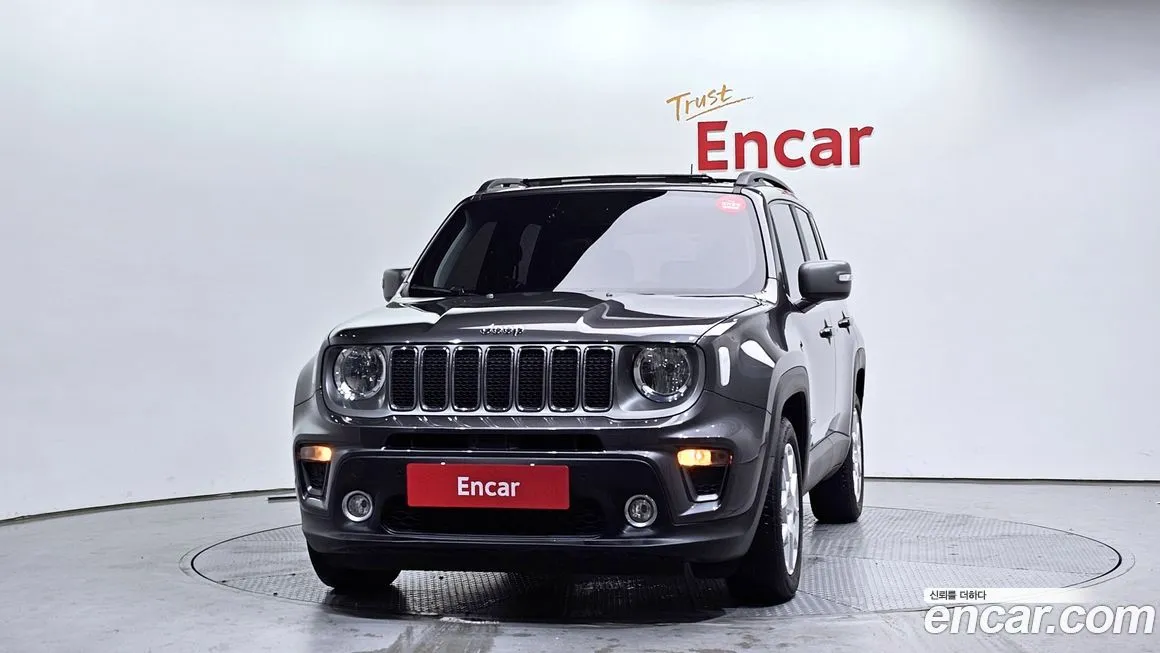 Jeep Renegade — фото 3