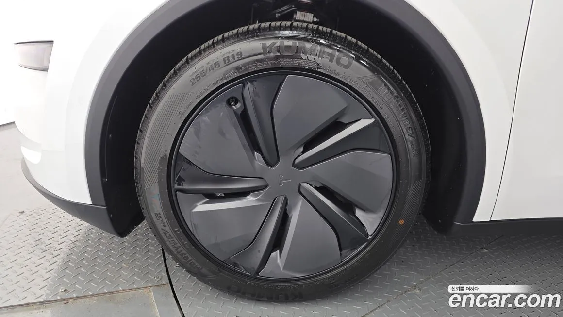 Tesla Model Y 2025 из KR, фото 5