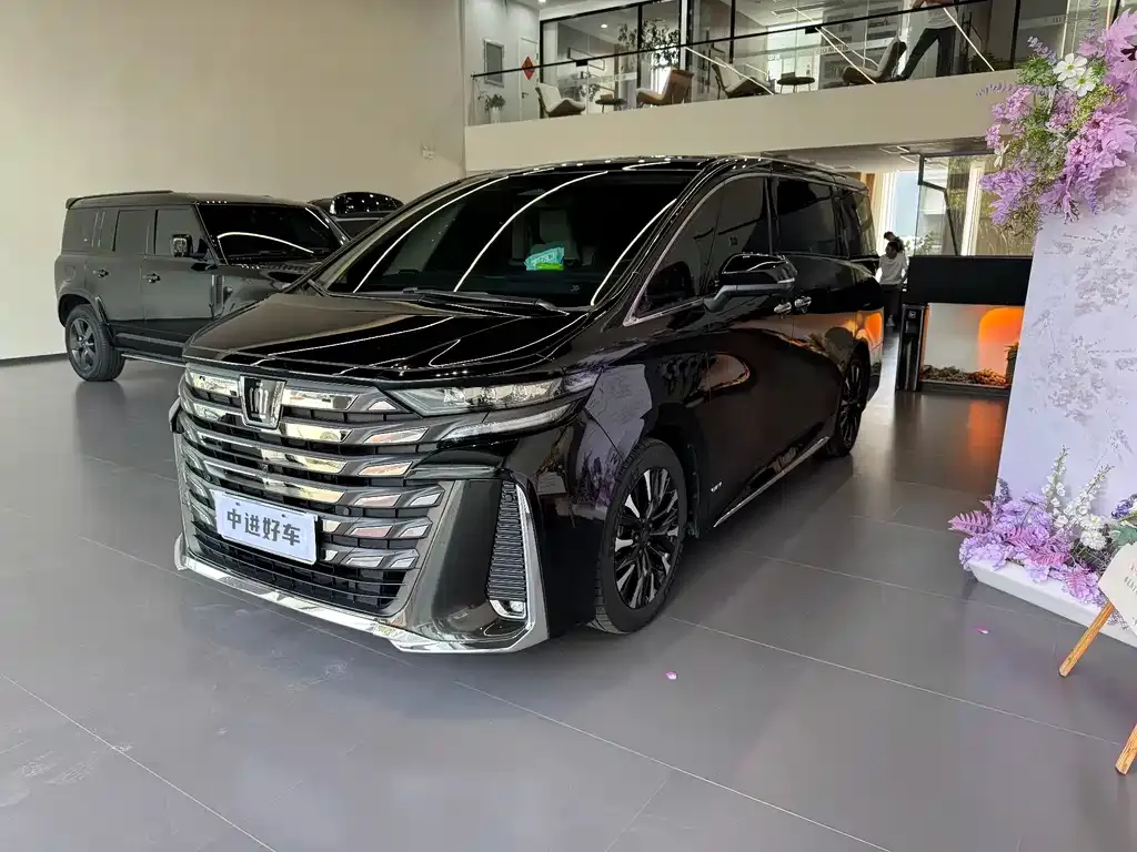 Toyota Vellfire 2024 из CN, фото 1