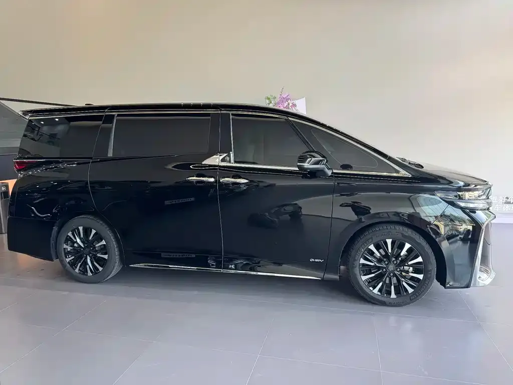 Toyota Vellfire 2024 из CN, фото 4