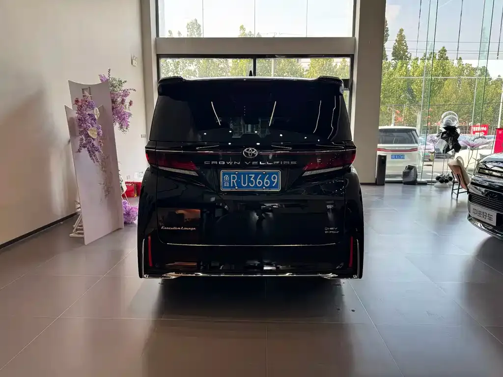Toyota Vellfire 2024 из CN, фото 7