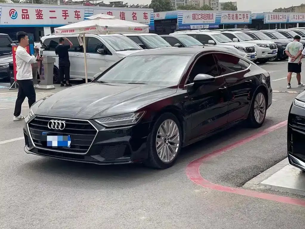 Audi A7 2021 из CN, фото 1