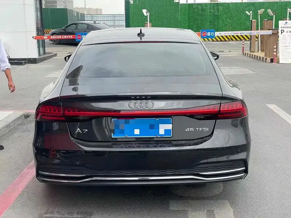 Audi A7 2021 из CN, фото 10