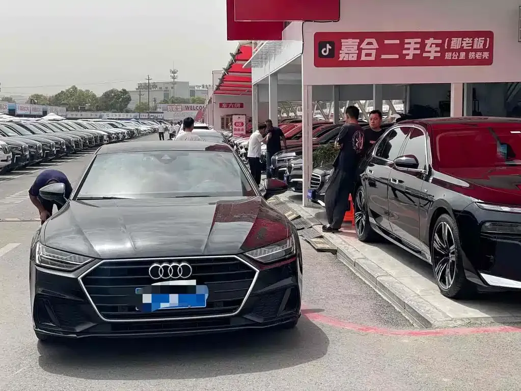 Audi A7 2021 из CN, фото 2