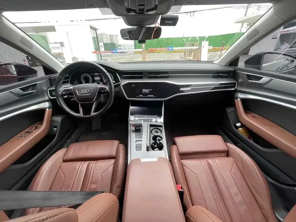 Audi A7 2021 из CN, фото 6