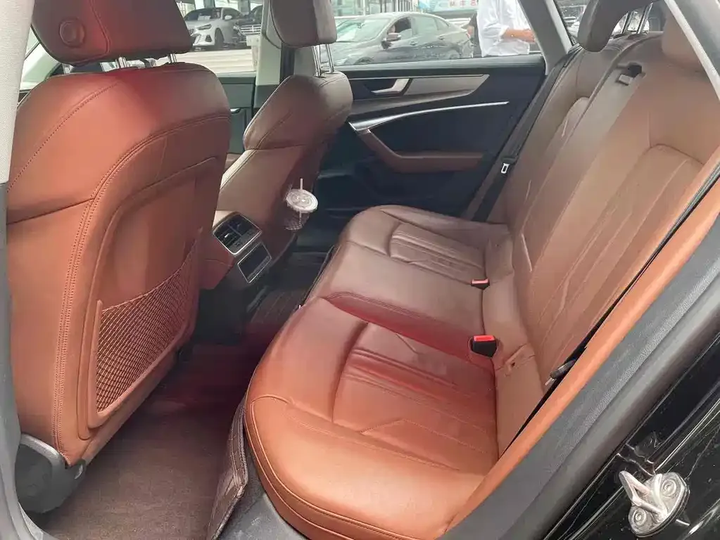 Audi A7 2021 из CN, фото 8