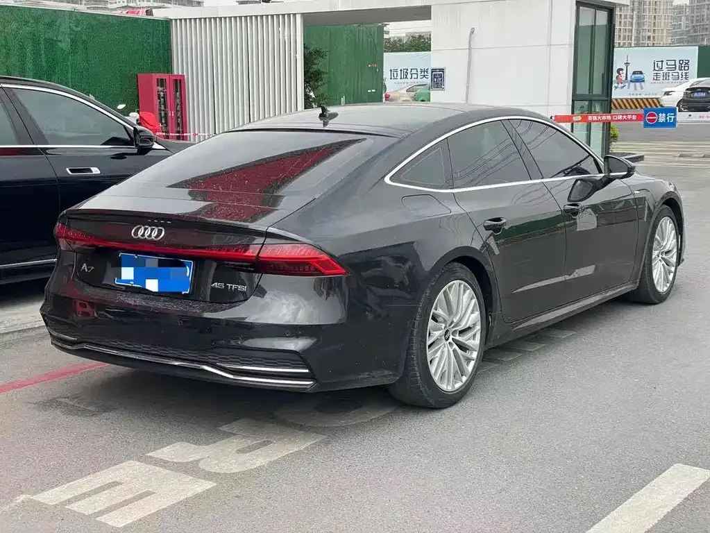 Audi A7 2021 из CN, фото 9