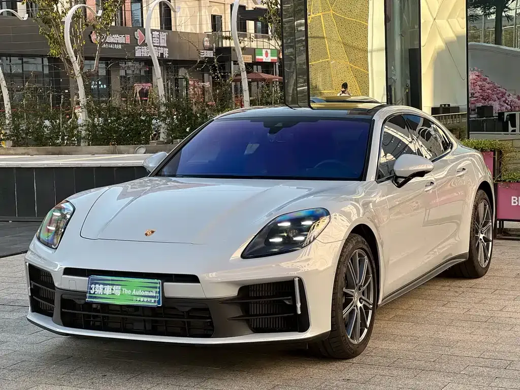 Porsche Panamera — фото 1