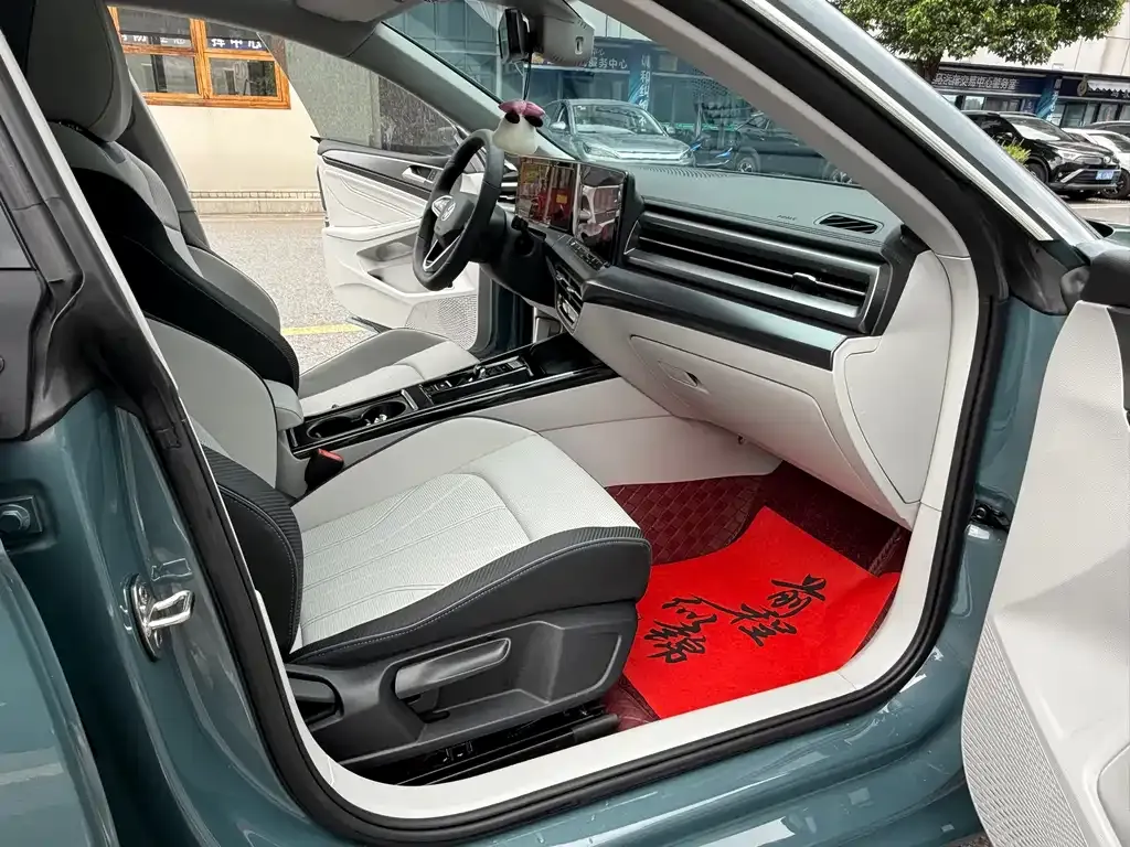 Volkswagen Lamando 2024 из CN, фото 9