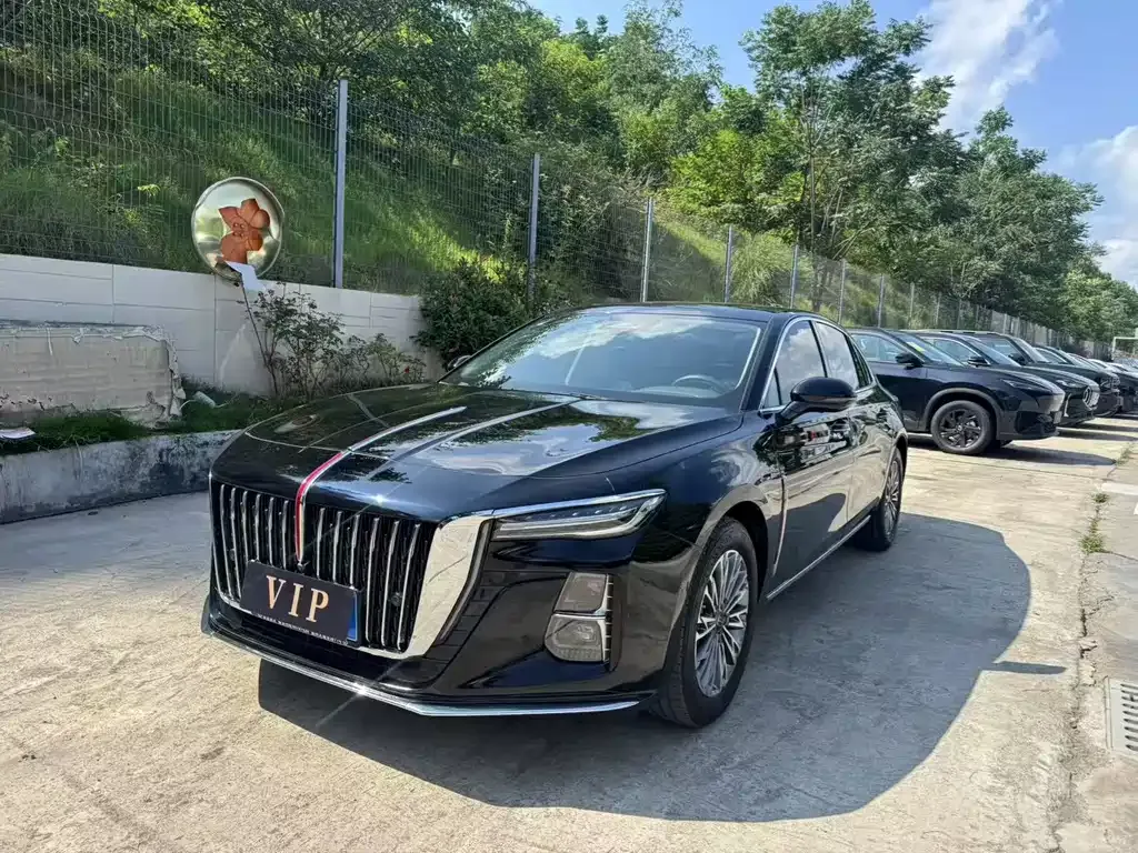 Hongqi H5 — фото 1