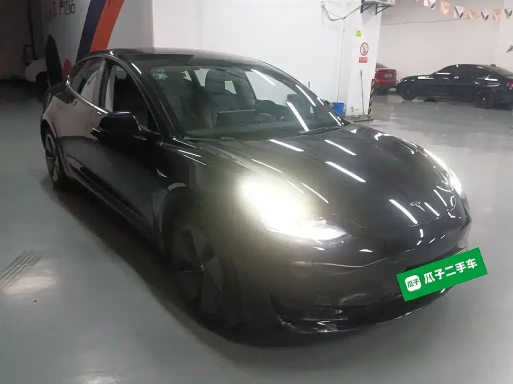 Tesla Model 3 — фото 4