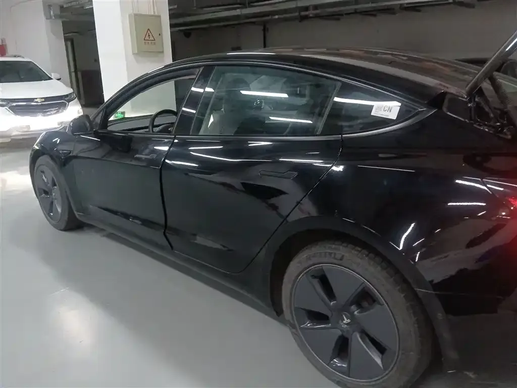 Tesla Model 3 — фото 5