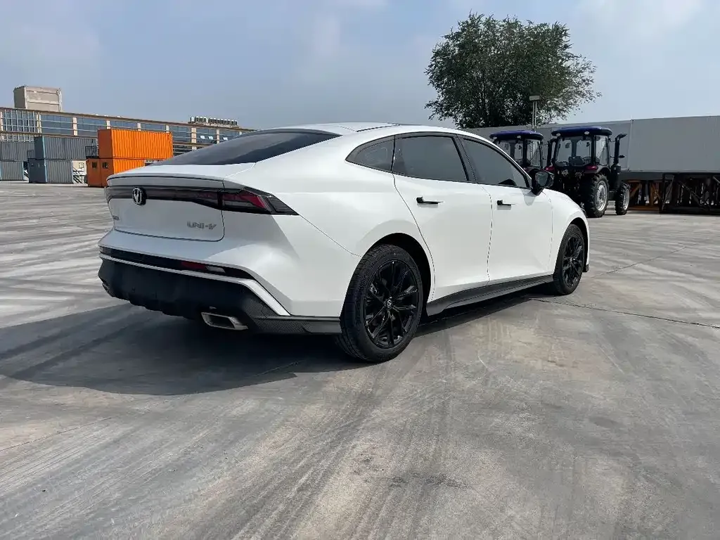Changan UNI-V 2025 из CN, фото 4