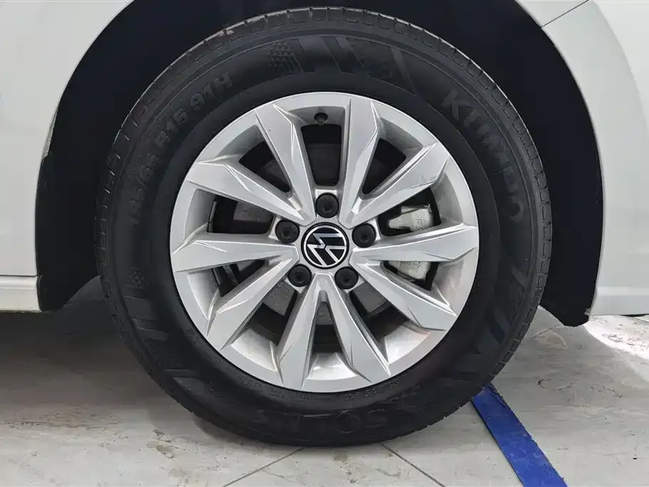 Volkswagen Bora 2023 из CN, фото 6