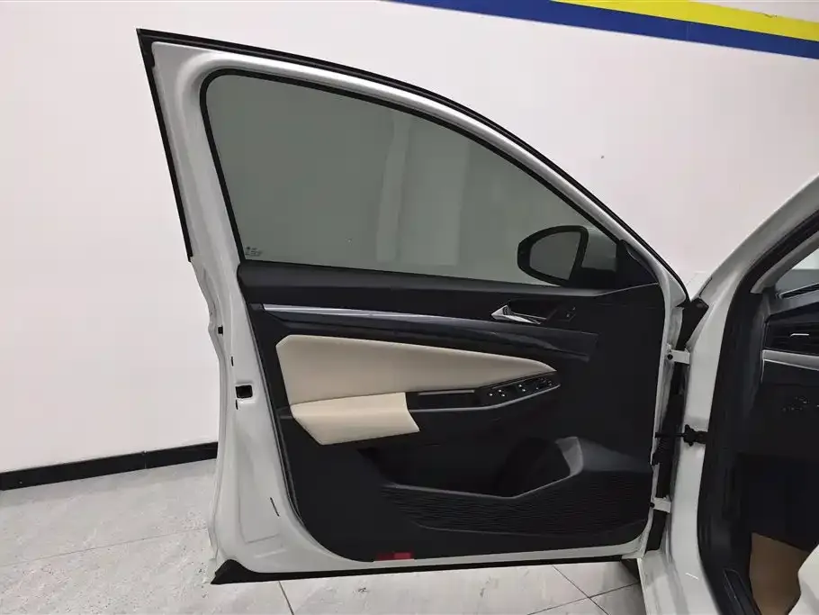 Volkswagen Bora 2023 из CN, фото 7