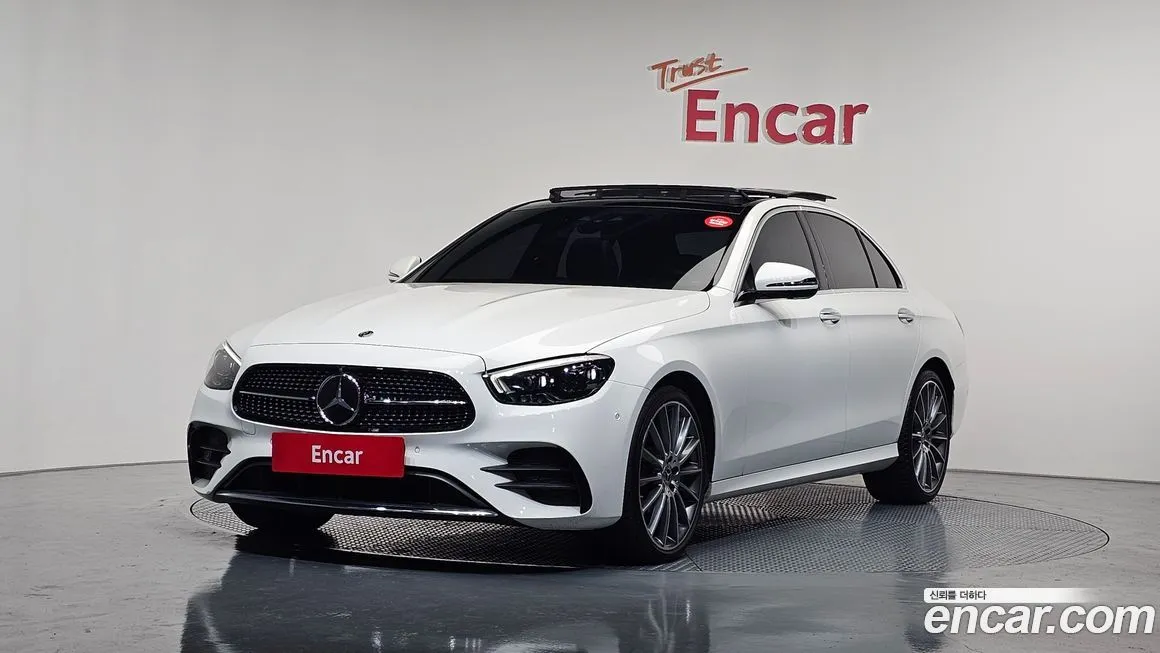 Mercedes-Benz E-Class — фото 1