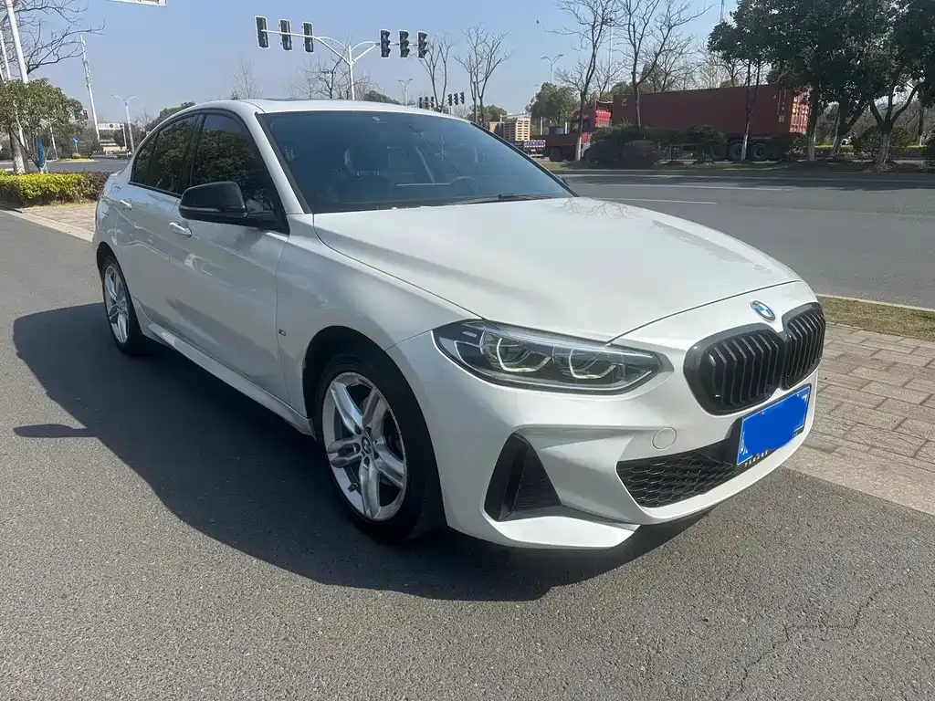BMW 1 Series — фото 1