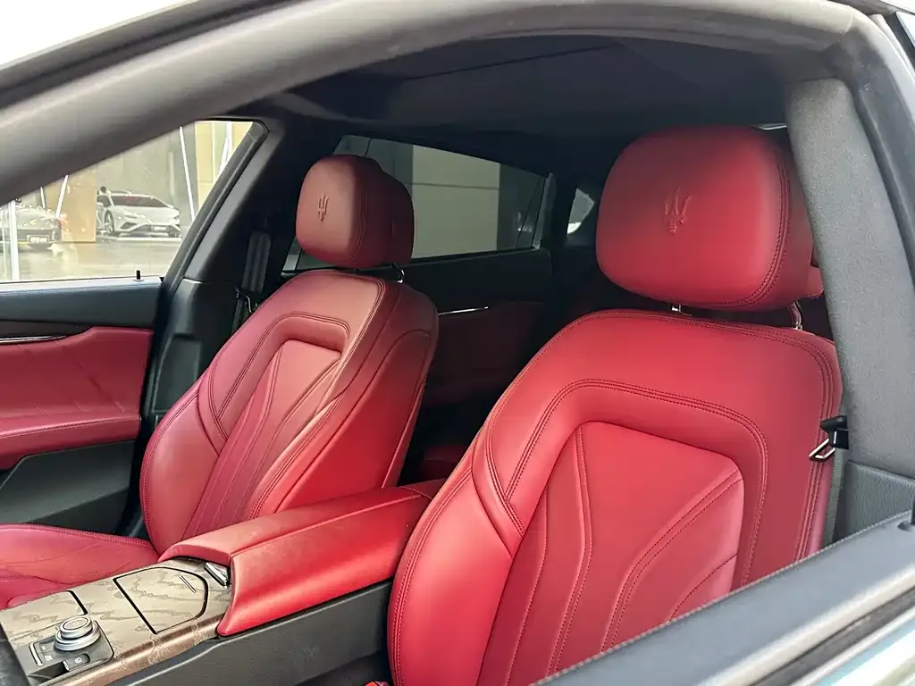 Maserati Quattroporte 2021 из CN, фото 10