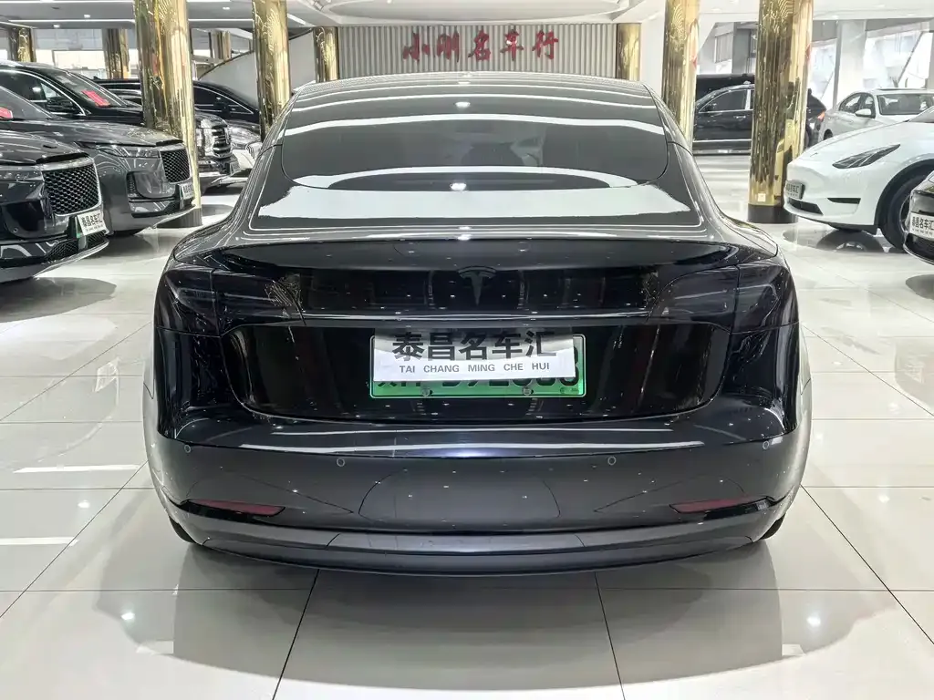 Tesla Model 3 — фото 6