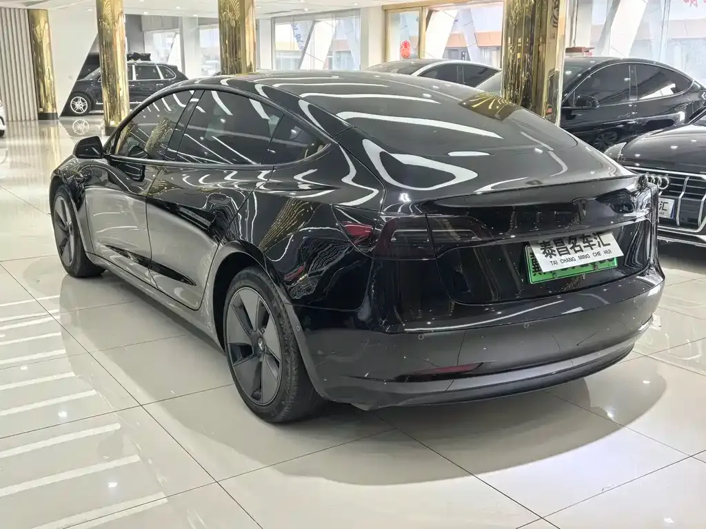 Tesla Model 3 — фото 8