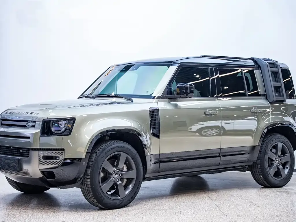 Land Rover Defender — фото 1