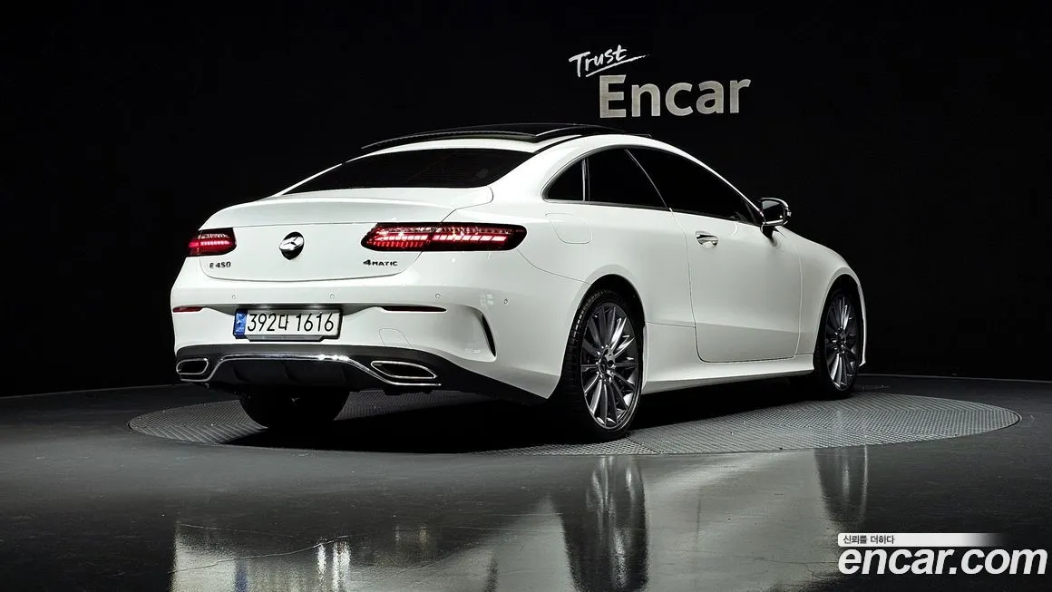 Mercedes-Benz E-Class — фото 2