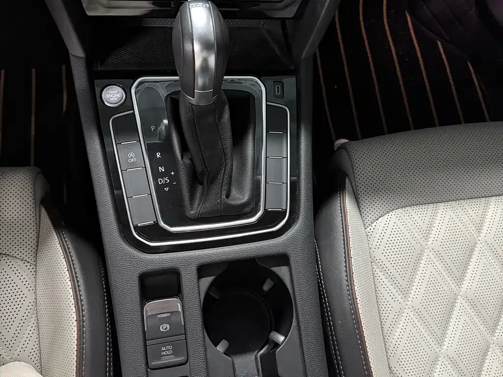Volkswagen Magotan 2024 из CN, фото 9